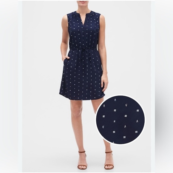 GAP Dresses & Skirts - Gap Navy Sleeveless Dress with White Accents and Drawstring Waist - size XS